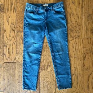 Free People Slim Fit Straight Jeans Mid-Wash Denim Zip Fly Black Mid-Rise 28